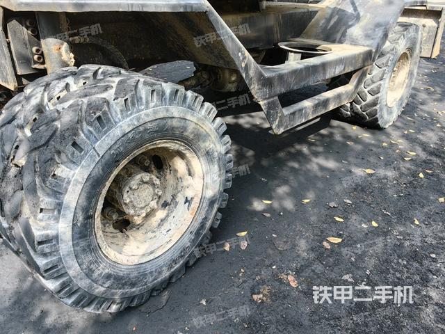 右侧履带整体 (行走机构) 右侧履带整体 (行走机构)