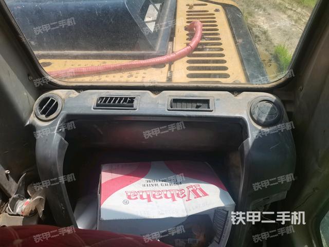 座椅后部(駕駛室部分) 座椅后部(駕駛室部分)