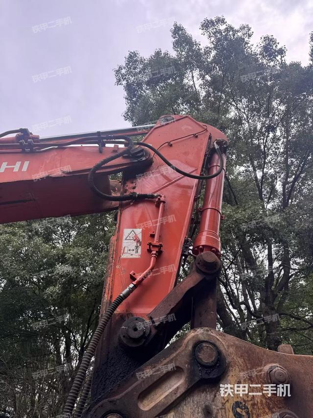 大臂整体 右侧(工作和回转装置) 大臂整体 右侧(工作和回转装置)