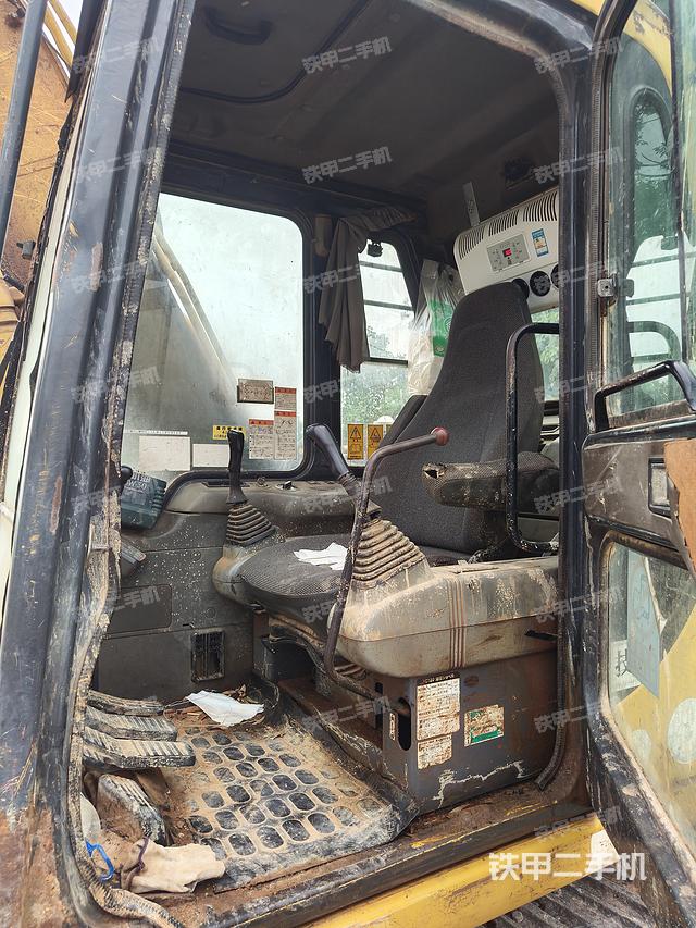 驾驶室整体（整机外观）