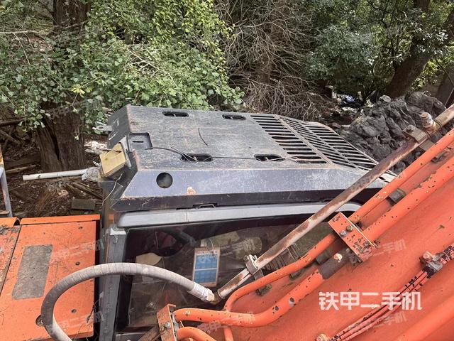 驾驶室顶部俯视(上车部件) 驾驶室顶部俯视(上车部件)