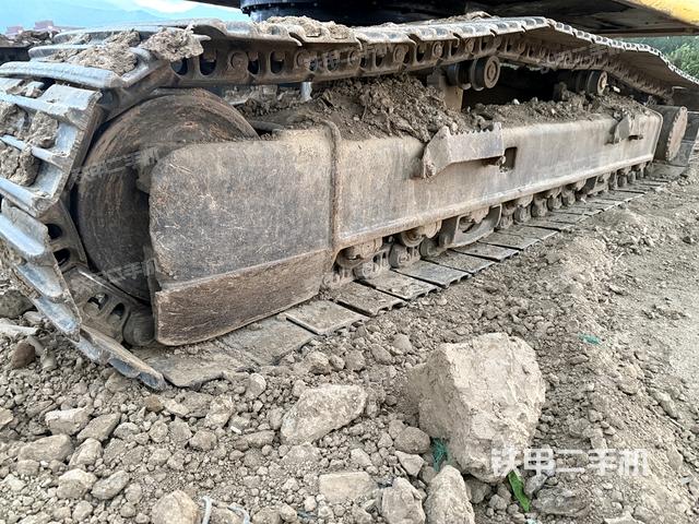单侧履带整体(整机外观) 单侧履带整体(整机外观)