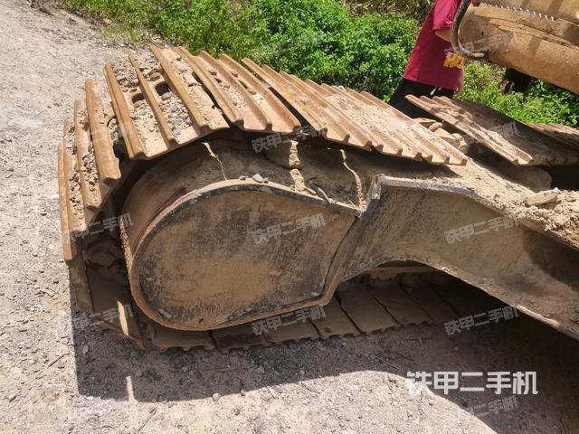右側(cè)行走馬達(dá)蓋板(行走機(jī)構(gòu)) 右側(cè)行走馬達(dá)蓋板(行走機(jī)構(gòu))