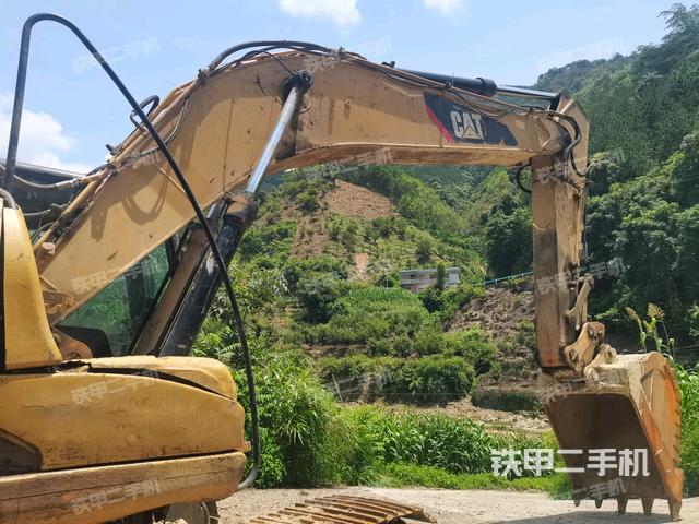 大臂整體?右側(cè)(工作和回轉(zhuǎn)裝置) 大臂整體?右側(cè)(工作和回轉(zhuǎn)裝置)