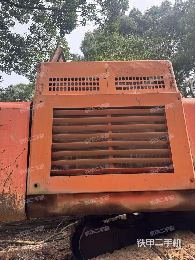 散热器正面(大件舱室) 散热器正面(大件舱室)