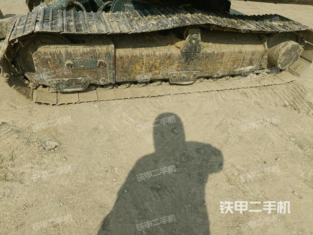 左側(cè)履帶整體?(行走機(jī)構(gòu)) 左側(cè)履帶整體?(行走機(jī)構(gòu))