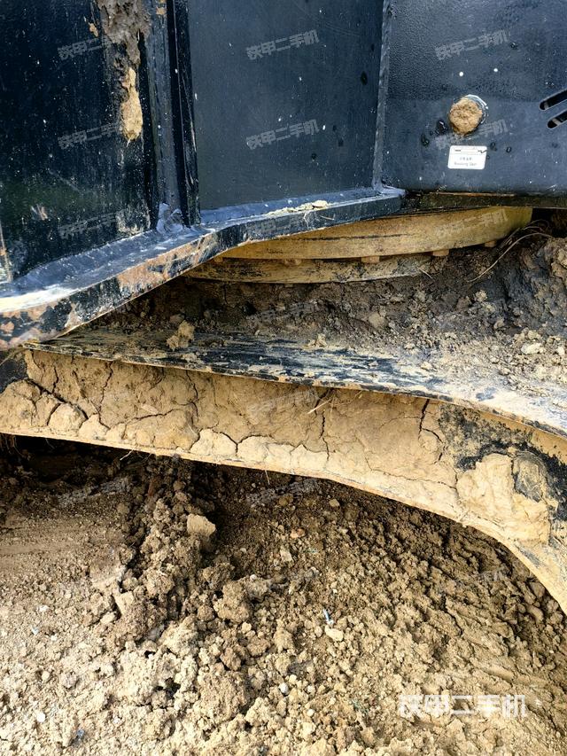 转盘和下车架正前（工作和回转装置）