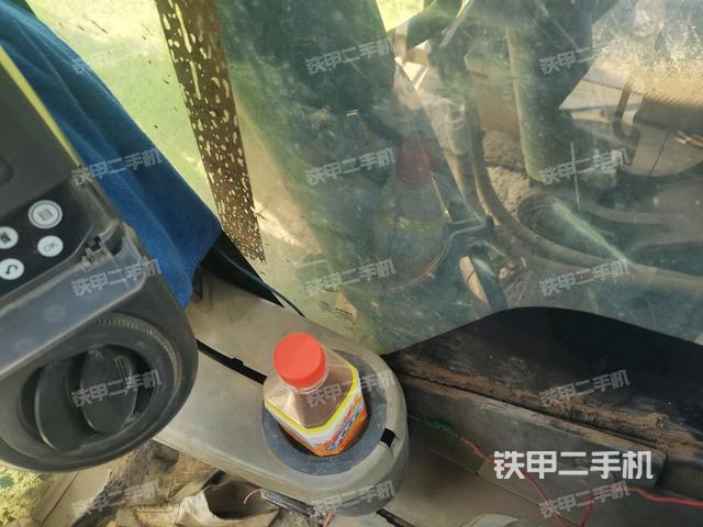 右側(cè)玻璃角標(駕駛室部分) 右側(cè)玻璃角標(駕駛室部分)