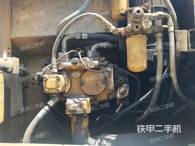 液壓泵斜45?右(大件艙室) 液壓泵斜45?右(大件艙室)