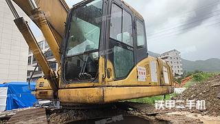 小松PC220-7挖掘机实拍图片