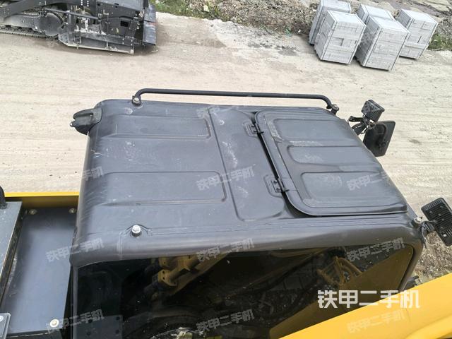 駕駛室頂部俯視(上車(chē)部件) 駕駛室頂部俯視(上車(chē)部件)