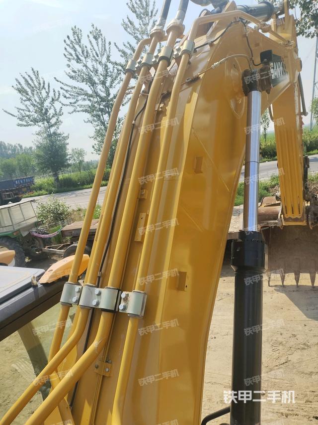 大臂背部俯视(工作和回转装置) 大臂背部俯视(工作和回转装置)