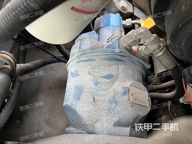 液壓泵艙室正面整體(整機(jī)外觀) 液壓泵艙室正面整體(整機(jī)外觀)