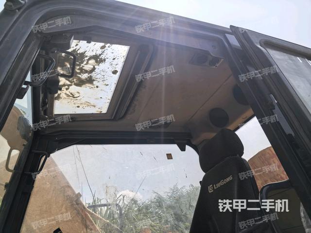 頂棚整體(駕駛室部分) 頂棚整體(駕駛室部分)