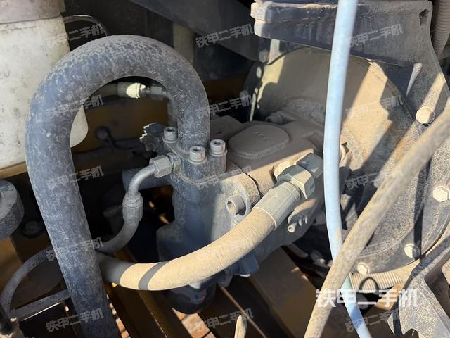 液壓泵艙室正面整體（整機(jī)外觀）