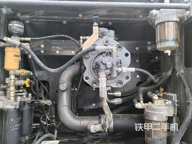 液壓泵斜45?左(大件艙室) 液壓泵斜45?左(大件艙室)
