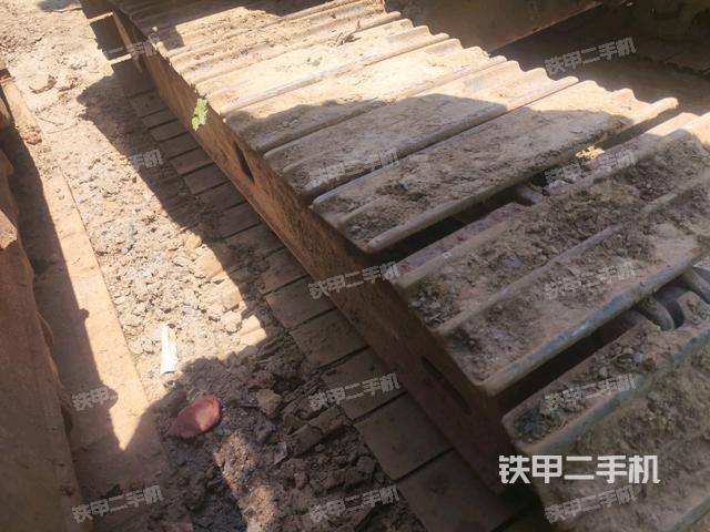 左側(cè)行走馬達(dá)蓋板(行走機(jī)構(gòu)) 左側(cè)行走馬達(dá)蓋板(行走機(jī)構(gòu))