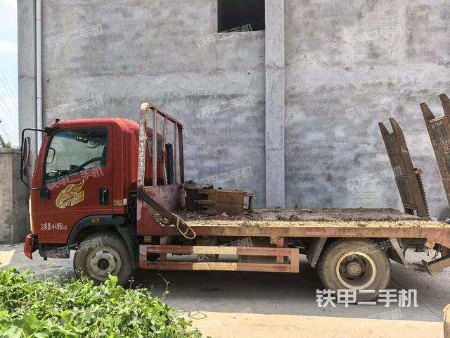 整機(jī)右側(cè)(設(shè)備外觀及核心部件) 整機(jī)右側(cè)(設(shè)備外觀及核心部件)