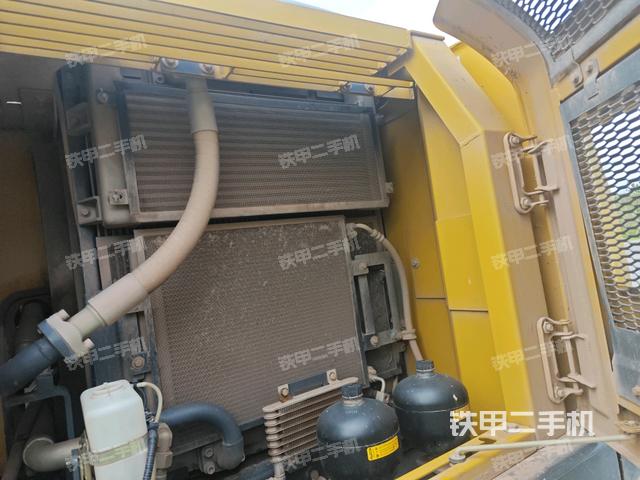 散热器正面(大件舱室) 散热器正面(大件舱室)