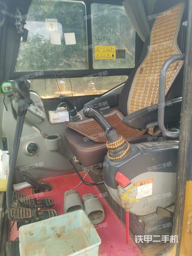 驾驶室整体（整机外观）