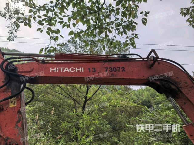 小臂整體左后(工作和回轉(zhuǎn)裝置) 小臂整體左后(工作和回轉(zhuǎn)裝置)