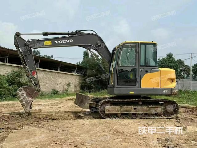 沃尔沃EC80D挖掘机