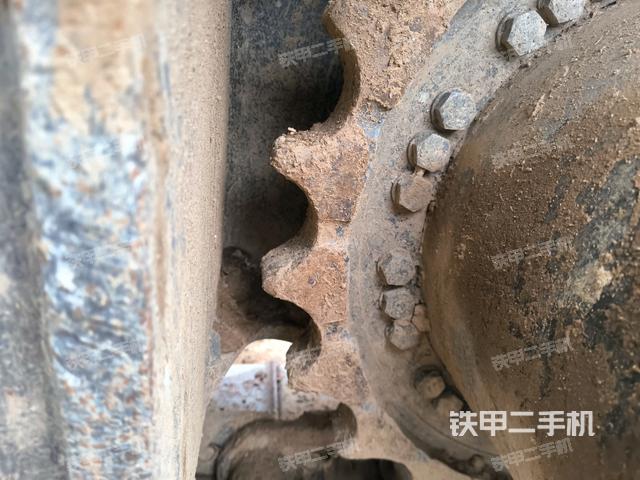 左导向轮(行走机构) 左导向轮(行走机构)