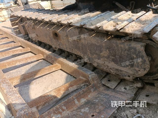 右側(cè)履帶整體?(行走機(jī)構(gòu)) 右側(cè)履帶整體?(行走機(jī)構(gòu))