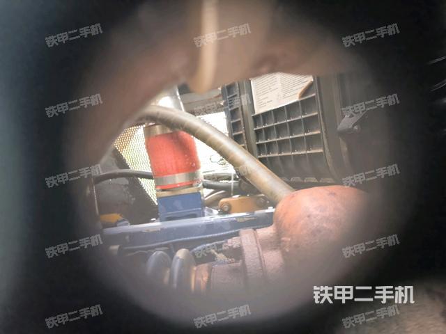 發(fā)動機(jī)左側(cè)全景(推土機(jī)發(fā)動機(jī)艙) 發(fā)動機(jī)左側(cè)全景(推土機(jī)發(fā)動機(jī)艙)