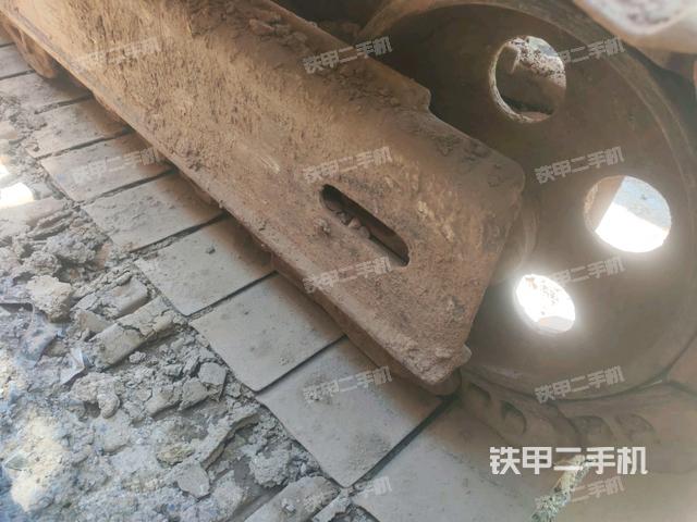 左側(cè)履帶整體?(行走機(jī)構(gòu)) 左側(cè)履帶整體?(行走機(jī)構(gòu))
