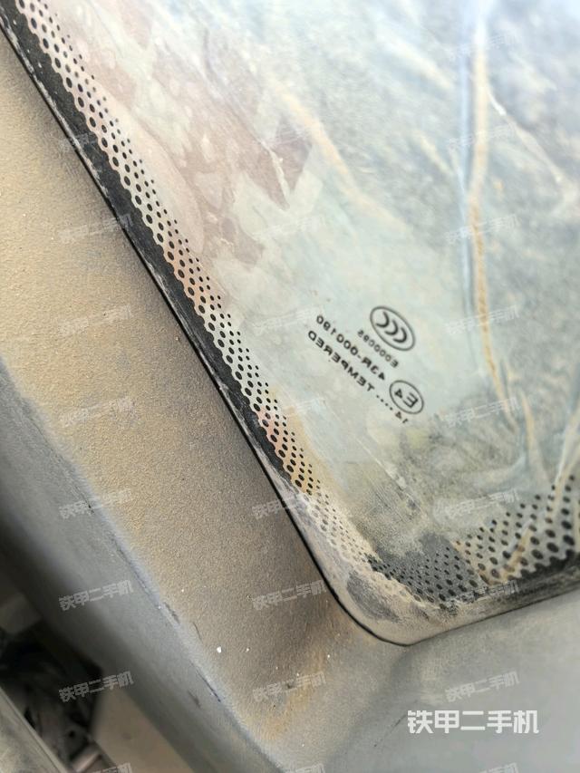 后窗玻璃角標(駕駛室部分) 后窗玻璃角標(駕駛室部分)