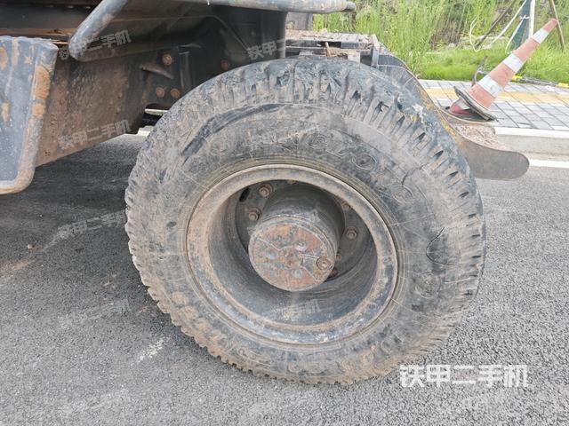 左导向轮(行走机构) 左导向轮(行走机构)