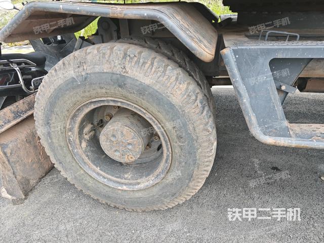 左驱动轮(行走机构) 左驱动轮(行走机构)