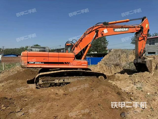 整機(jī)右后45°(整機(jī)外觀) 整機(jī)右后45°(整機(jī)外觀)