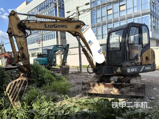 柳工CLG906D挖掘機(jī)
