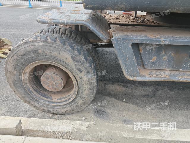 右导向轮(行走机构) 右导向轮(行走机构)
