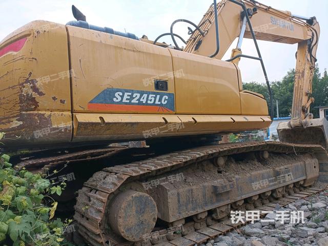 整機(jī)右后45°(整機(jī)外觀) 整機(jī)右后45°(整機(jī)外觀)