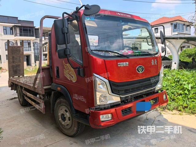 中國(guó)重汽4X2平板運(yùn)輸車(chē)