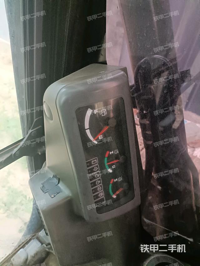 显示屏 (驾驶室部分) 显示屏 (驾驶室部分)