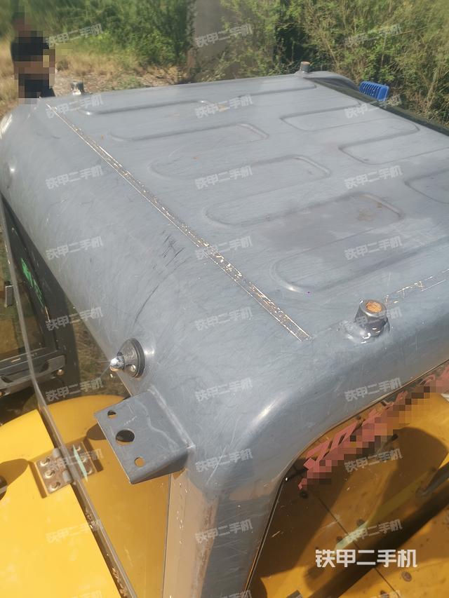 驾驶室顶部（整机外观）