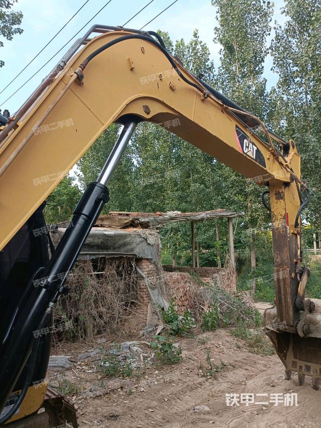大臂整体 右侧(工作和回转装置) 大臂整体 右侧(工作和回转装置)