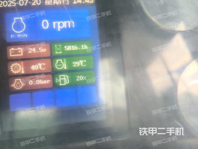 駕駛室右側(cè)全景照(推土機(jī)駕駛室) 駕駛室右側(cè)全景照(推土機(jī)駕駛室)