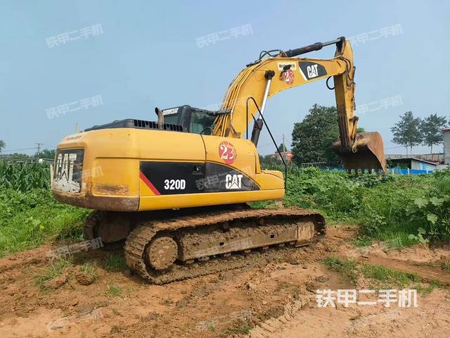 駕駛室頂部(整機(jī)外觀) 駕駛室頂部(整機(jī)外觀)