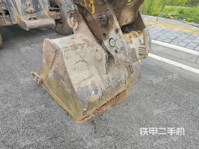 铲斗45度(工作和回转装置) 铲斗45度(工作和回转装置)