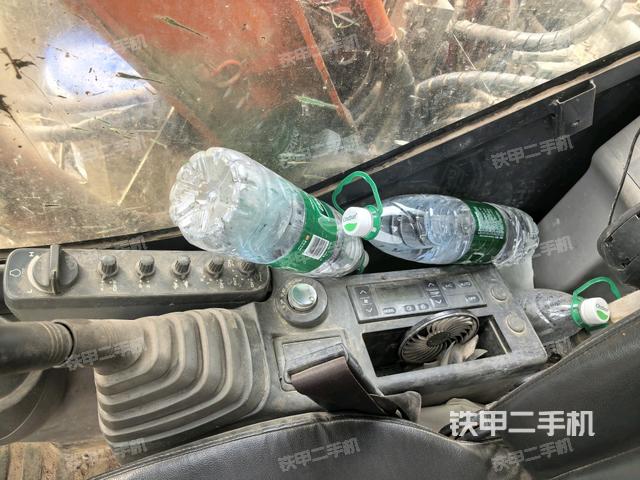 后窗玻璃角標(biāo)(駕駛室部分) 后窗玻璃角標(biāo)(駕駛室部分)