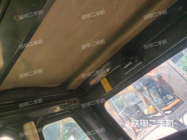 后窗玻璃角標(biāo)(駕駛室部分) 后窗玻璃角標(biāo)(駕駛室部分)