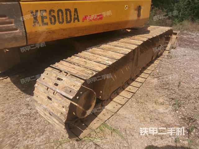 单侧履带整体（整机外观）