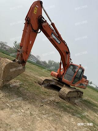 斗山DH225LC-9挖掘机实拍图片