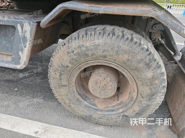 右驱动轮(行走机构) 右驱动轮(行走机构)