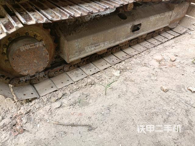 右侧履带整体 (行走机构) 右侧履带整体 (行走机构)